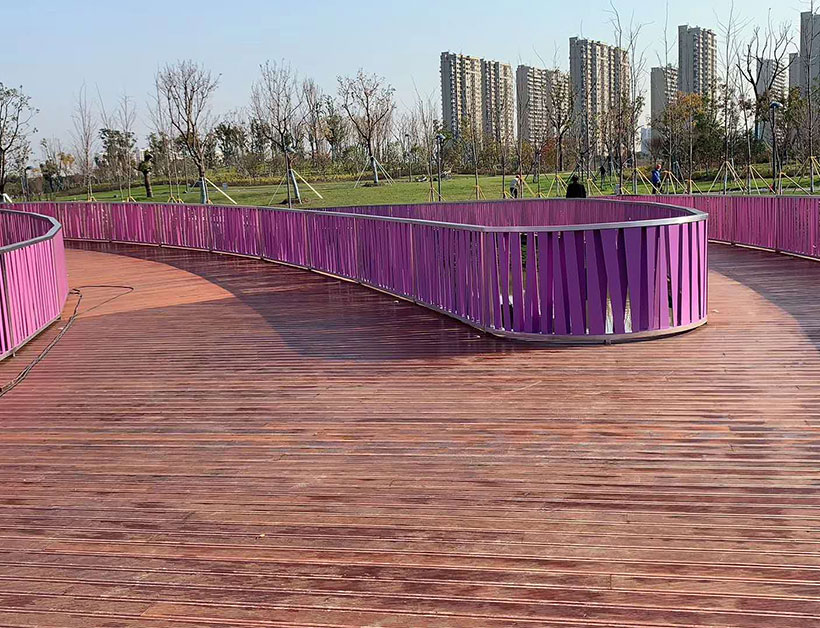 昆山大魚(yú)湖水上浮橋